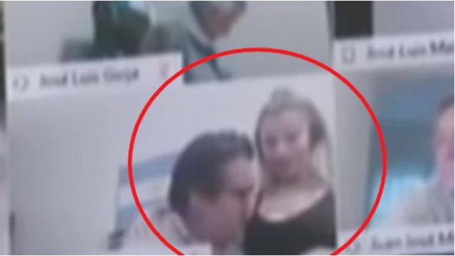 Αργεντινή: Σάλος με βουλευτή σε τηλεδιάσκεψη - Κατέβασε τη μπλούζα της συντρόφου του και της φίλησε το στήθος [Βίντεο]