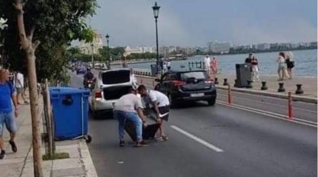Θεσσαλονίκη: Έκλεψαν χρηματοκιβώτιο και… τους έπεσε στην παραλιακή – Κοιτούσαν έκπληκτοι οι περαστικοί