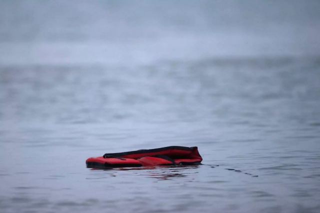 Πάρος: Κύμα ανθρωπιάς και αγάπης για τους εξαντλημένους ναυαγούς – Τουλάχιστον 16 οι νεκροί