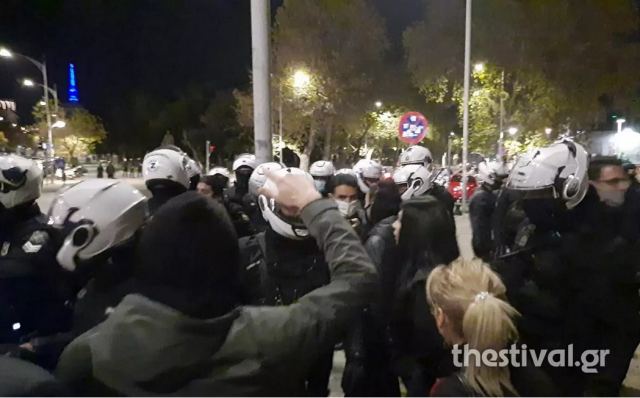 Θεσσαλονίκη: Σπρωξιές με αστυνομικούς και πρόστιμα σε συγκέντρωση κατά του lockdown