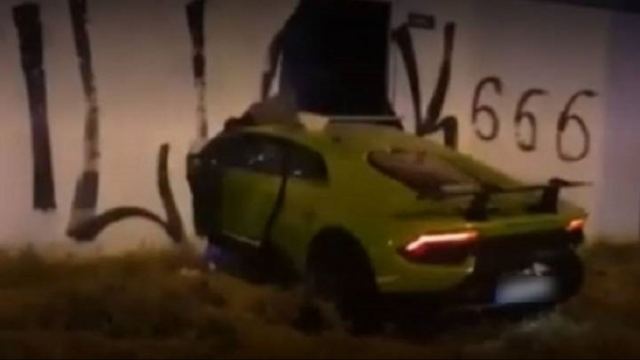 Τύπος δανείστηκε Lamborghini από φίλο του και τη διέλυσε σε έναν τοίχο