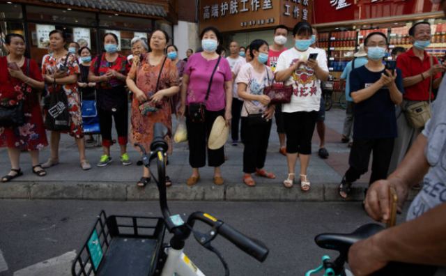 Κινέζοι αξιωματούχοι «εντόπισαν κορωνοϊό σε ψυγείο οικογένειας» – Συναγερμός και τεστ σε χιλιάδες