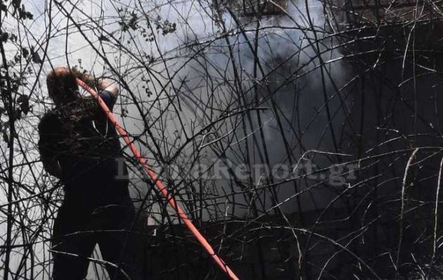 Συναγερμός για πυρκαγιά στην Καστανιά Υπάτης (ΦΩΤΟ - ΒΙΝΤΕΟ)