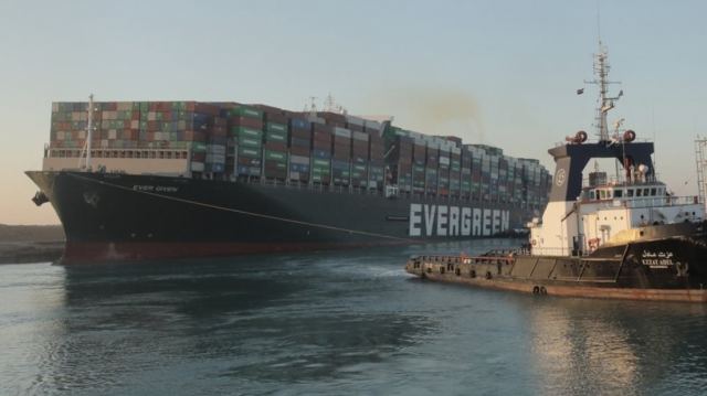 Ever Given: Η Αίγυπτος ζητά αποζημίωση πάνω από $900 εκατ. και κρατά το πλοίο δεμένο