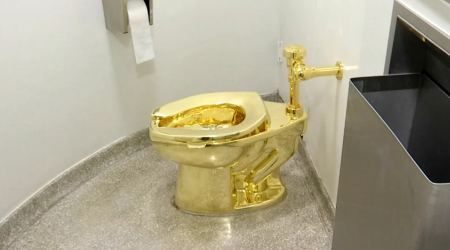 Τέσσερις άνδρες κατηγορούνται ότι έκλεψαν μια χρυσή… τουαλέτα των 6 εκατ. ευρώ!