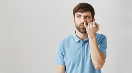 «Σκαλίζετε» τη μύτη σας; 3 σοβαροί λόγοι να σταματήσετε αμέσως!