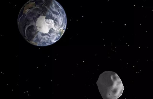 Αστεροειδής μεγέθους ελέφαντα «έγλειψε» τη Γη - Εικόνες από το διάστημα