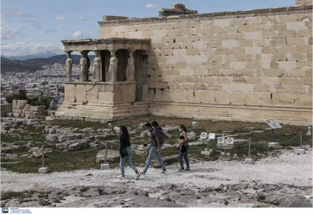 Υπουργείο Πολιτισμού: Fake news του ΣΥΡΙΖΑ – Αυτές είναι οι πινακίδες της Ακρόπολης