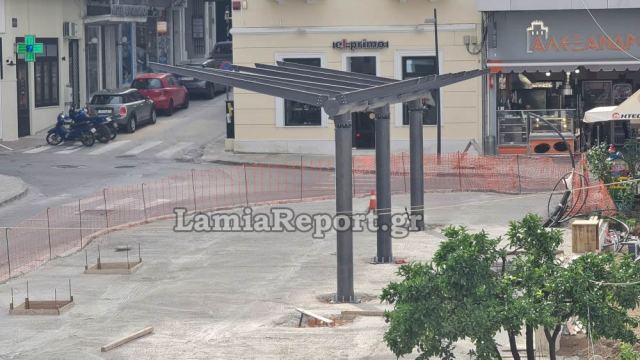 Λαμία: Στήνεται το στέγαστρο στην πλατεία - Δείτε ΒΙΝΤΕΟ από drone