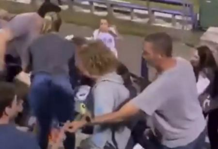 Άγριο ξύλο μεταξύ γονέων σε σχολικό αγώνα ποδοσφαίρου στις ΗΠΑ