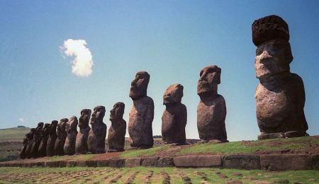 «Μοναδική ανακάλυψη»: Βρέθηκε νέο άγαλμα μοάι στον κρατήρα ηφαιστείου της Χιλής