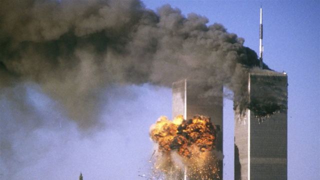 11 Σεπτεμβρίου: Οι Αμερικανοί τιμούν με μάσκες τα θύματα στους Δίδυμους Πύργους