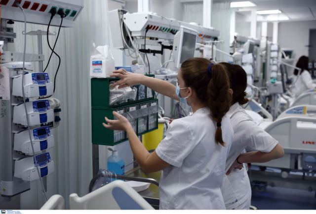 Κορωνοϊός: Στην «εντατική» το ΕΣΥ - Με δύο κλίνες κενές εφημερεύουν τα νοσοκομεία της Αττικής