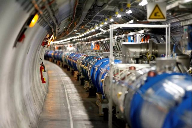 CERN: Ανακαλύφθηκαν νέα «εξωτικά» υποατομικά σωματίδια που σχηματίζουν έναν ατομικό πυρήνα