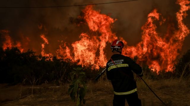 Συναγερμός πυρκαγιά στην περιοχή της Μενδενίτσας