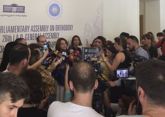 Ποιος Φθιώτης βουλευτής βρέθηκε στο επίκεντρο των σοβαρών επεισοδίων στο Γεωργιανό Κοινοβούλιο; (ΒΙΝΤΕΟ)