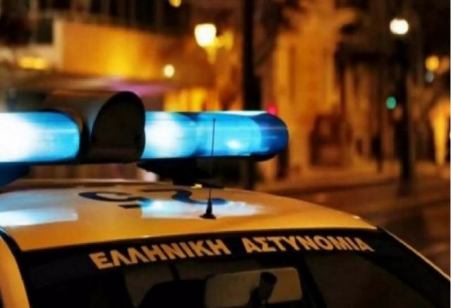 Τραγωδία στα Καλύβια Αττικής – Άνδρας αυτοκτόνησε με καραμπίνα μπροστά στους αστυνομικούς