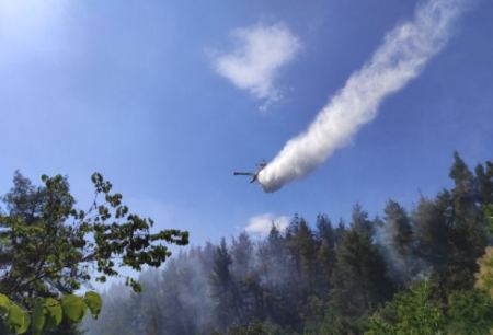 Έκτακτο: Έπεσε Canadair στην πυρκαγιά της Καρύστου