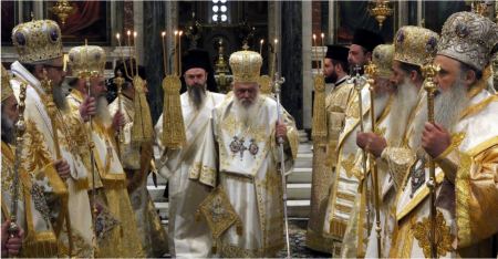 Διαρκής Ιερά Σύνοδος: Στη Μονή Πετράκη και όχι στη Μητρόπολη η Κυριακή της Ορθοδοξίας