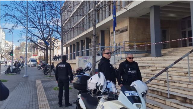 Θεσσαλονίκη: Τι ψάχνει η Αντιτρομοκρατική για τη βόμβα στα δικαστήρια