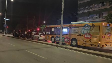 Καραμπόλα τεσσάρων οχημάτων στη Λάρισα - Εμπλέκεται και λεωφορείο (ΦΩΤΟ)