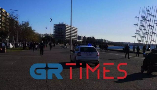 Θεσσαλονίκη: Αστυνομία με ντουντούκες για το συνωστισμό στη Νέα Παραλία (video)