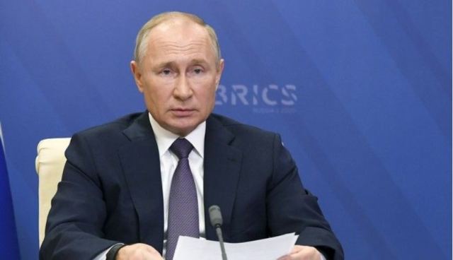 Ρωσία: Μαζικούς εμβολιασμούς από την επόμενη εβδομάδα ζήτησε ο Πούτιν