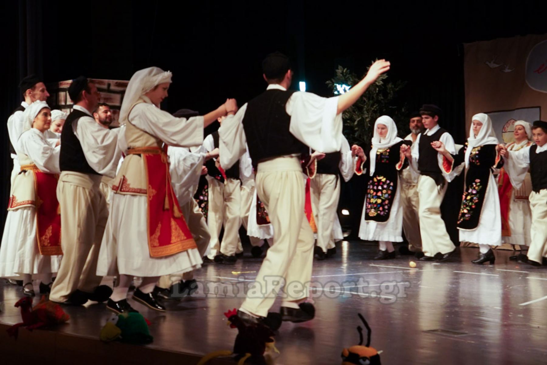 Γαϊτανάκι, χορός και παντρολογήματα στη Λαμία - Δείτε ΦΩΤΟΓΡΑΦΙΕΣ