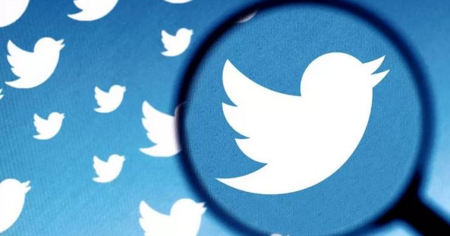 Το Twitter ζητά από ορισμένους εργαζόμενους που απέλυσε να επιστρέψουν