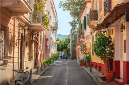 Πώς πήρε το όνομά της η πιο γραφική γειτονιά στην Αθήνα – Τι πρέπει να δω στην Πλάκα σήμερα