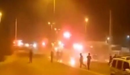 Ασπρόπυργος: Επεισόδια στη Λεωφόρο ΝΑΤΟ – Άγνωστοι σταμάτησαν λεωφορείο και το έσπασαν, έριξαν μολότοφ σε αστυνομικούς