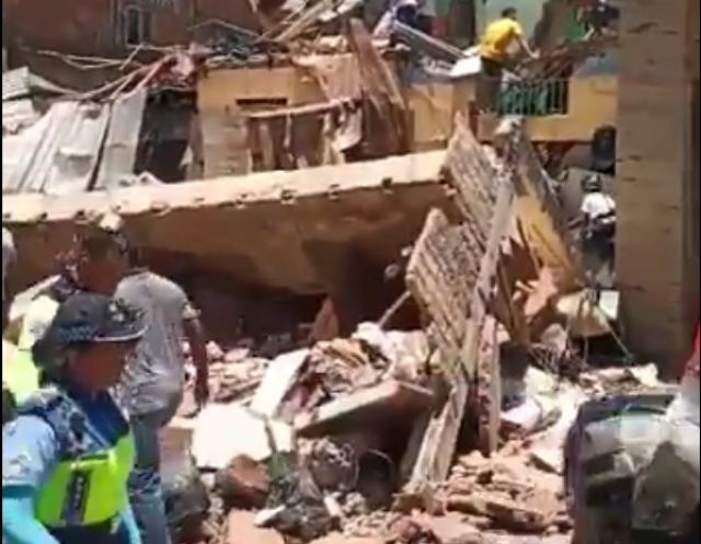 Σεισμός 6,7 Ρίχτερ στον Ισημερινό - Κατέρρευσαν κτήρια στη χώρα