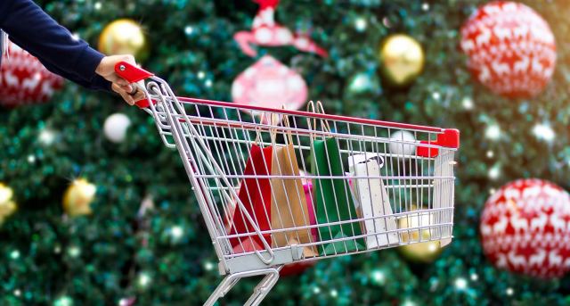Από 13 Δεκεμβρίου το «Καλάθι των Χριστουγέννων»: Ποια προϊόντα έχουν «κλειδώσει», τα 4 υπό συζήτηση