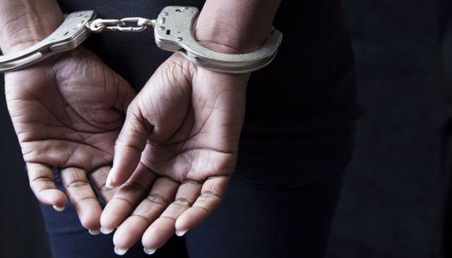 Φθιώτιδα: Χειροπέδες σε 39χρονη που «χρωστούσε» 13 χρόνια φυλακή