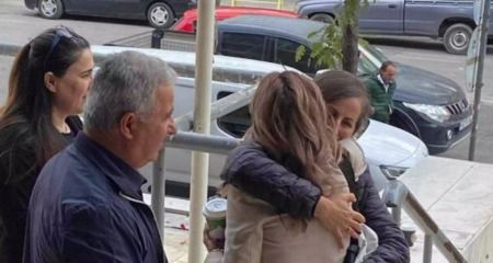 Θεσσαλονίκη: Η στιγμή που οι γονείς της αδικοχαμένης Έμμας συναντούν τη γυναίκα που έλαβε το νεφρό της κόρης τους