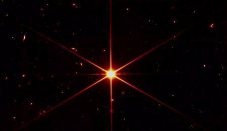 James Webb: Εντυπωσιακή η πρώτη καθαρή φωτογραφία τηλεσκοπίου