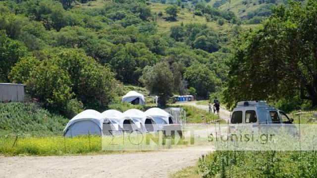 Λέσβος: Τέσσερα κρούσματα κορωνοϊού σε δομή μεταναστών - Τι ζητεί η Περιφέρεια Βορείου Αιγαίου