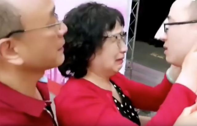Γονείς στην Κίνα βρήκαν το παιδί τους που είχε απαχθεί πριν 32 χρόνια