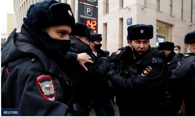 Ρωσία: Άνδρας με τσεκούρι κρατά ομήρους έξι παιδιά στην Αγία Πετρούπολη