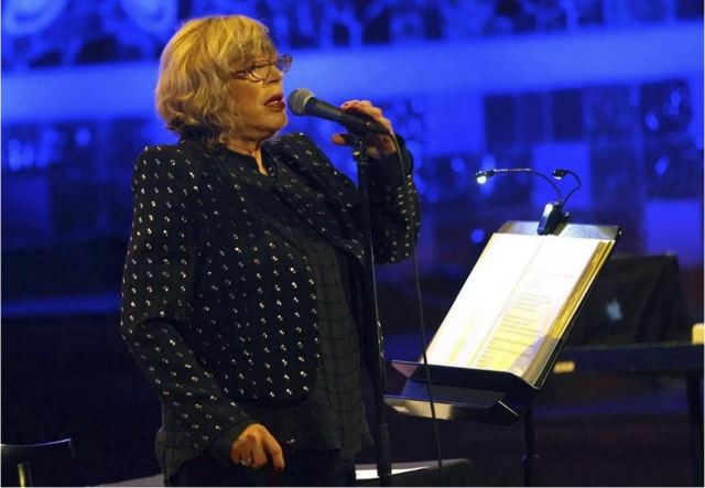 Συγκλονίζει η Μαριάν Φέιθφουλ: Μετά τον κορωνοϊό ίσως να μην τραγουδήσω ξανά
