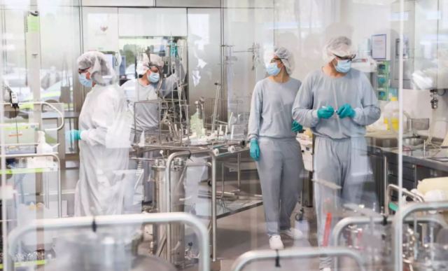 Επεκτείνεται η BioNTech: Ανοίγει εργοστάσιο στη Σιγκαπούρη και θα παράγει εμβόλια για τον κορωνοϊό