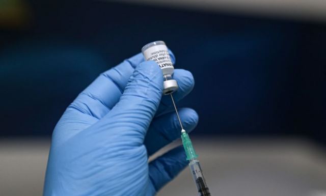 Κορωνοϊός: Μια δόση εμβολίου για όσους έχουν νοσήσει συστήνει η Επιτροπή Εμβολιασμών