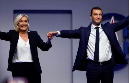 Γαλλία: Ο 27χρονος Ζορντάν Μπαρντελά νέος πρόεδρος του Εθνικού Συναγερμού – Διαδέχεται τη Μαρίν Λεπέν