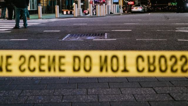 ΗΠΑ: Ανταλλαγή πυροβολισμών στη Φλόριντα μεταξύ αστυνομικών και δύο εφήβων, που ήταν οπλισμένοι με ένα AK-47