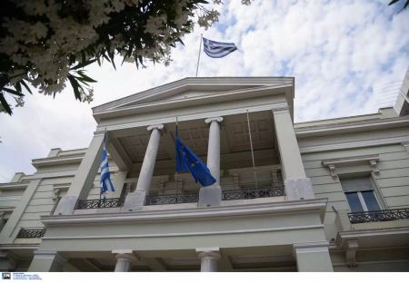 Σκληρή απάντηση της Αθήνας στις προκλητικές δηλώσεις του προέδρου της Κροατίας για τους προφυλακισθέντες χούλιγκανς - Τον «αδειάζει» κι ο πρωθυπουργός της χώρας