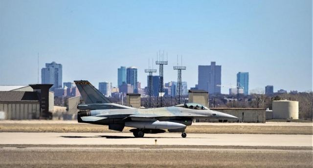 Το πρώτο ελληνικό F-16 Viper έφτασε στο Τέξας