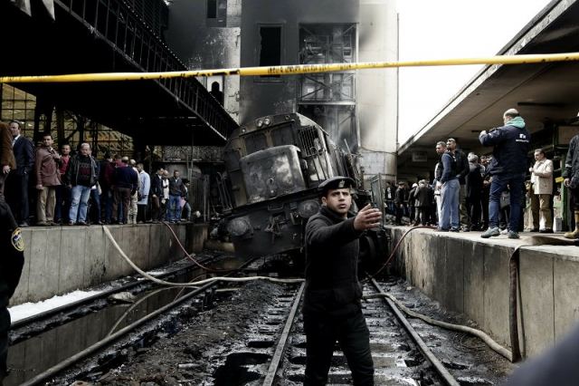 Τραγωδία στο Κάιρο: Πυρκαγιά από έκρηξη σε σιδηροδρομικό σταθμό - Πολλοί νεκροί και τραυματίες (video)