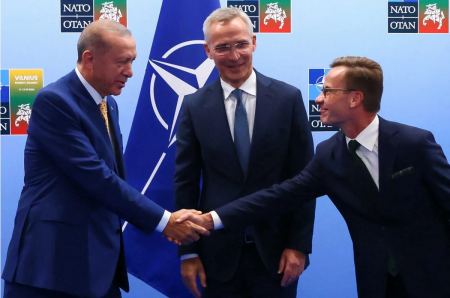 Ο Ερντογάν έδωσε το πράσινο φως για την ένταξη της Σουηδίας στο ΝΑΤΟ