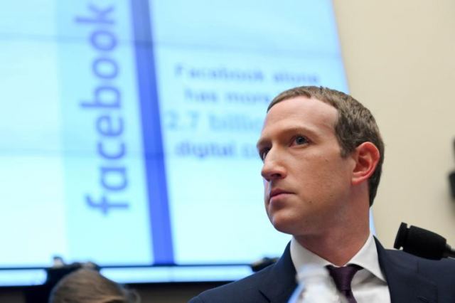 Ζούκερμπεργκ: “Έρχονται αλλαγές στο Facebook που θα τσαντίσουν πολλούς”