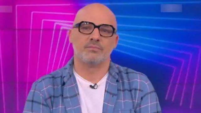 Νίκος Μουτσινάς: «Υπάρχουν κρούσματα στην εκπομπή και δεν θα βγούμε για κάποιες μέρες»